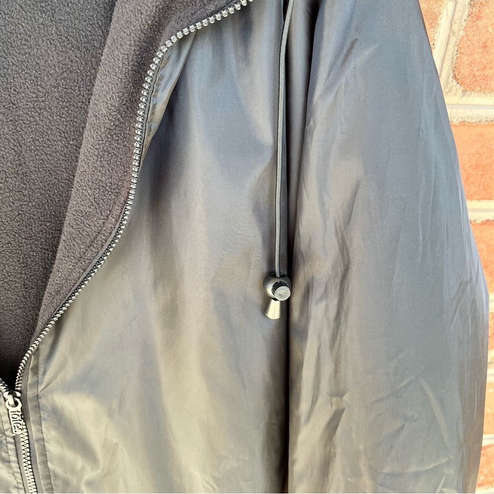 Unisex Totes black fleece lined trench coat with zip off hood. Large - Picture 7 of 15